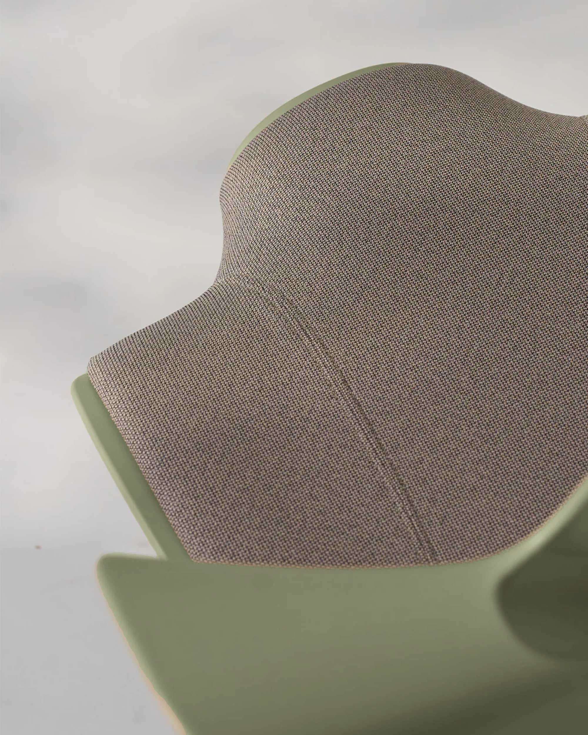 Hag Capisco Puls 8020 fabric, cura moss/silver