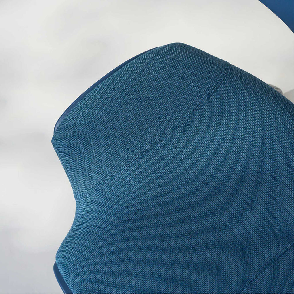 Hag Capisco Puls 8020 fabric, cura blueberry/silver