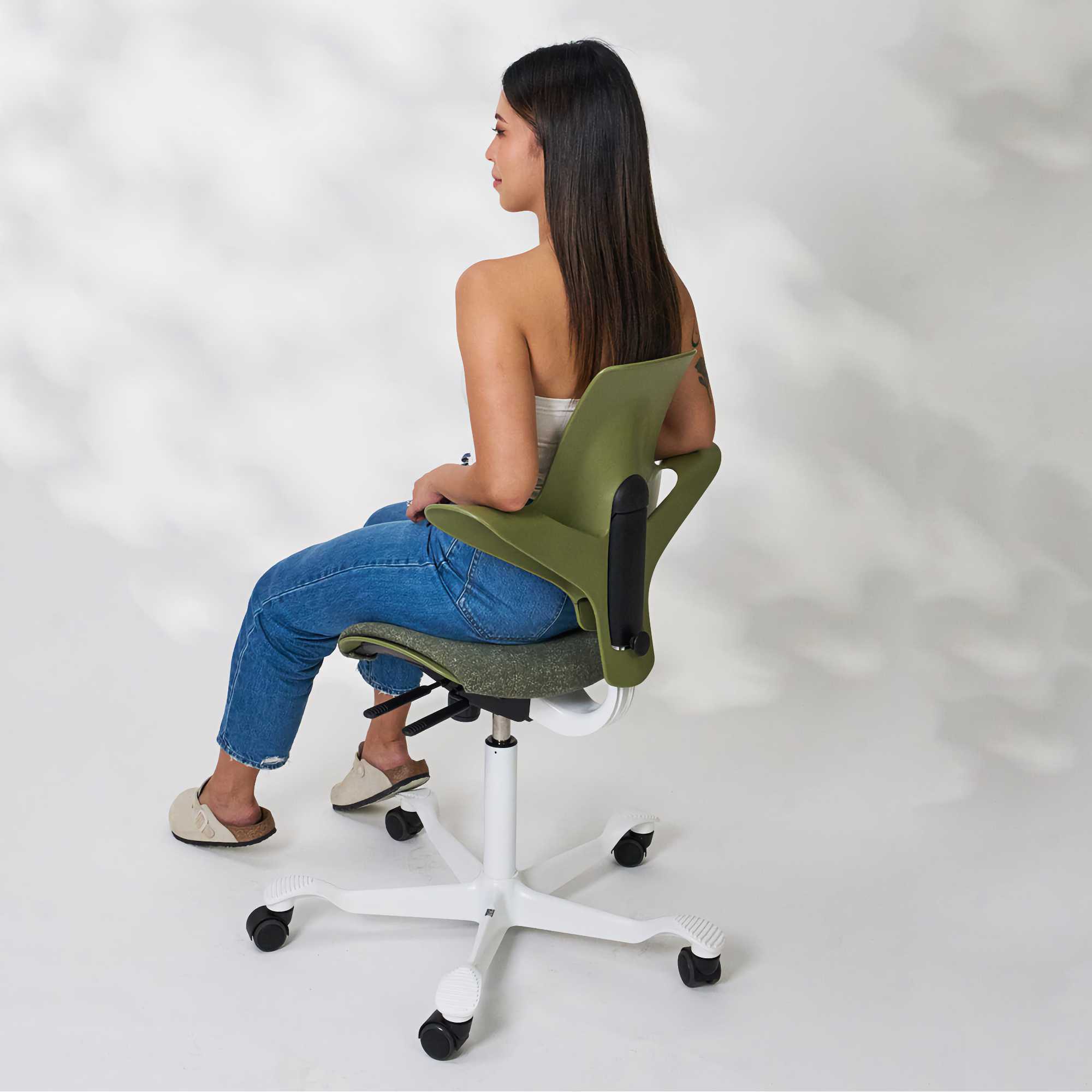 Hag Capisco Puls 8020 fabric, arda moss/white