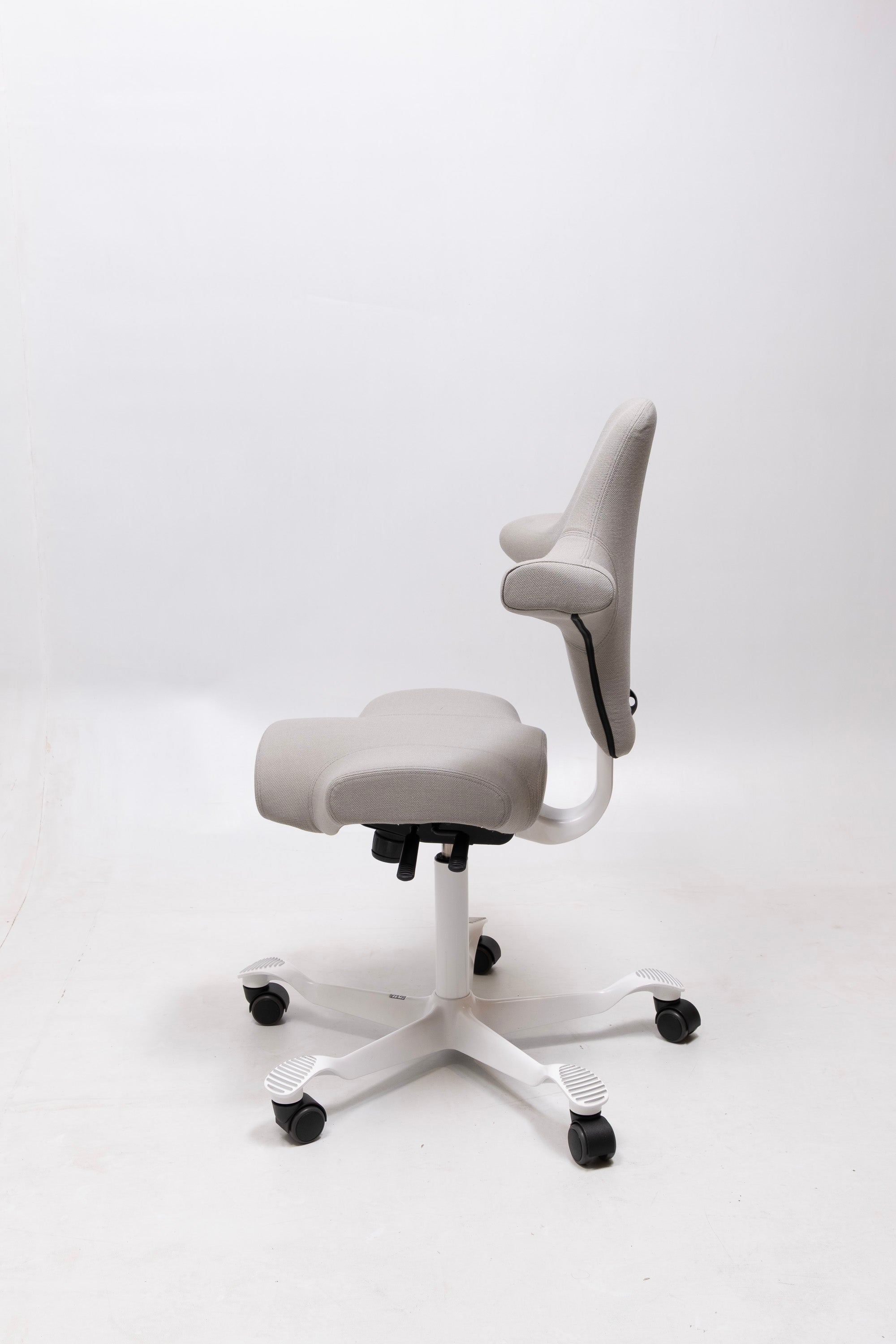 refurbished | Hag Capisco 8106 Fabric, light grey/white