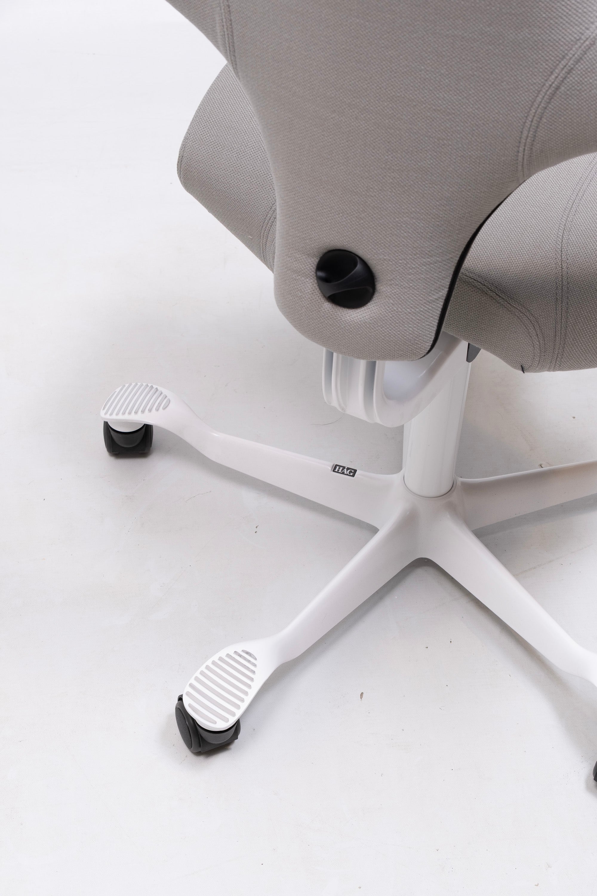 refurbished | Hag Capisco 8106 Fabric, light grey/white