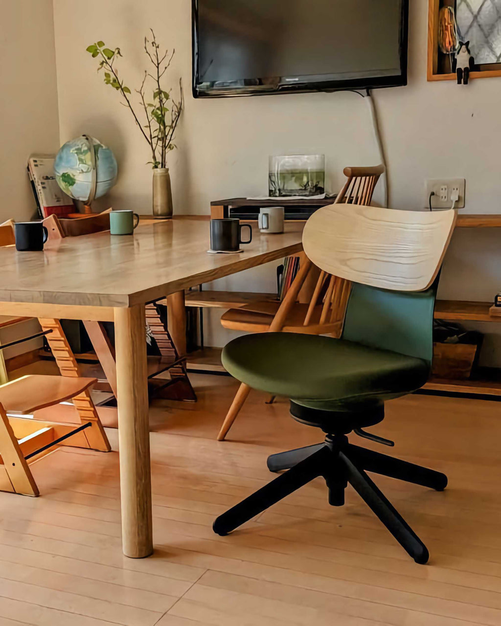 Kokuyo Inglife Office Chair Plywood Back, green