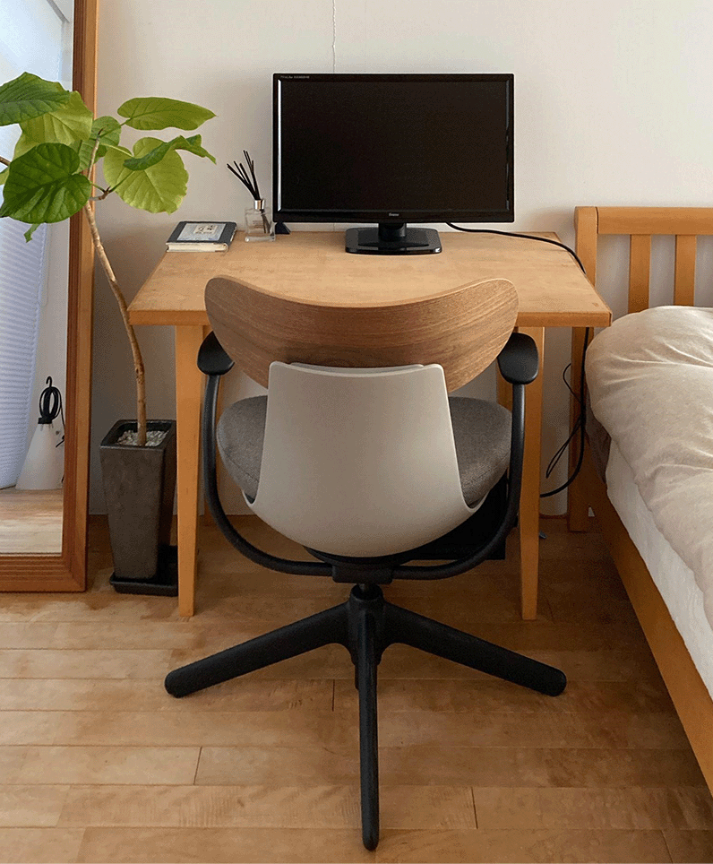 Kokuyo Inglife Office Chair Dark Plywood Back with Arm, grey